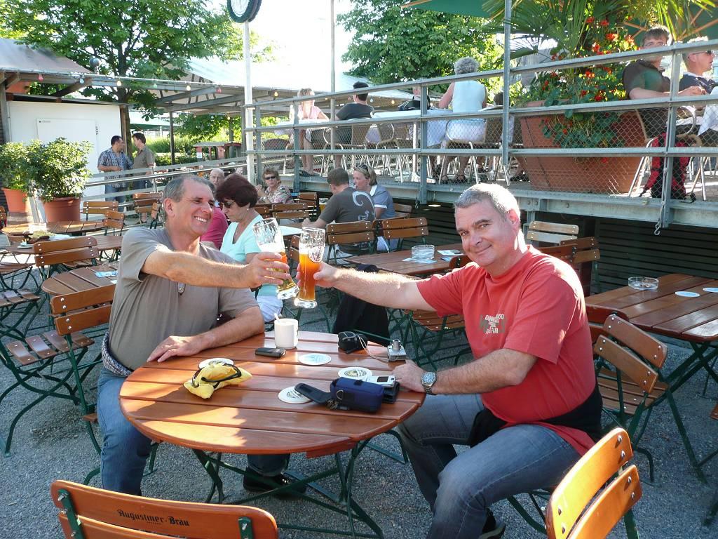 208 Konstanz Biergarten 08-08-03.JPG